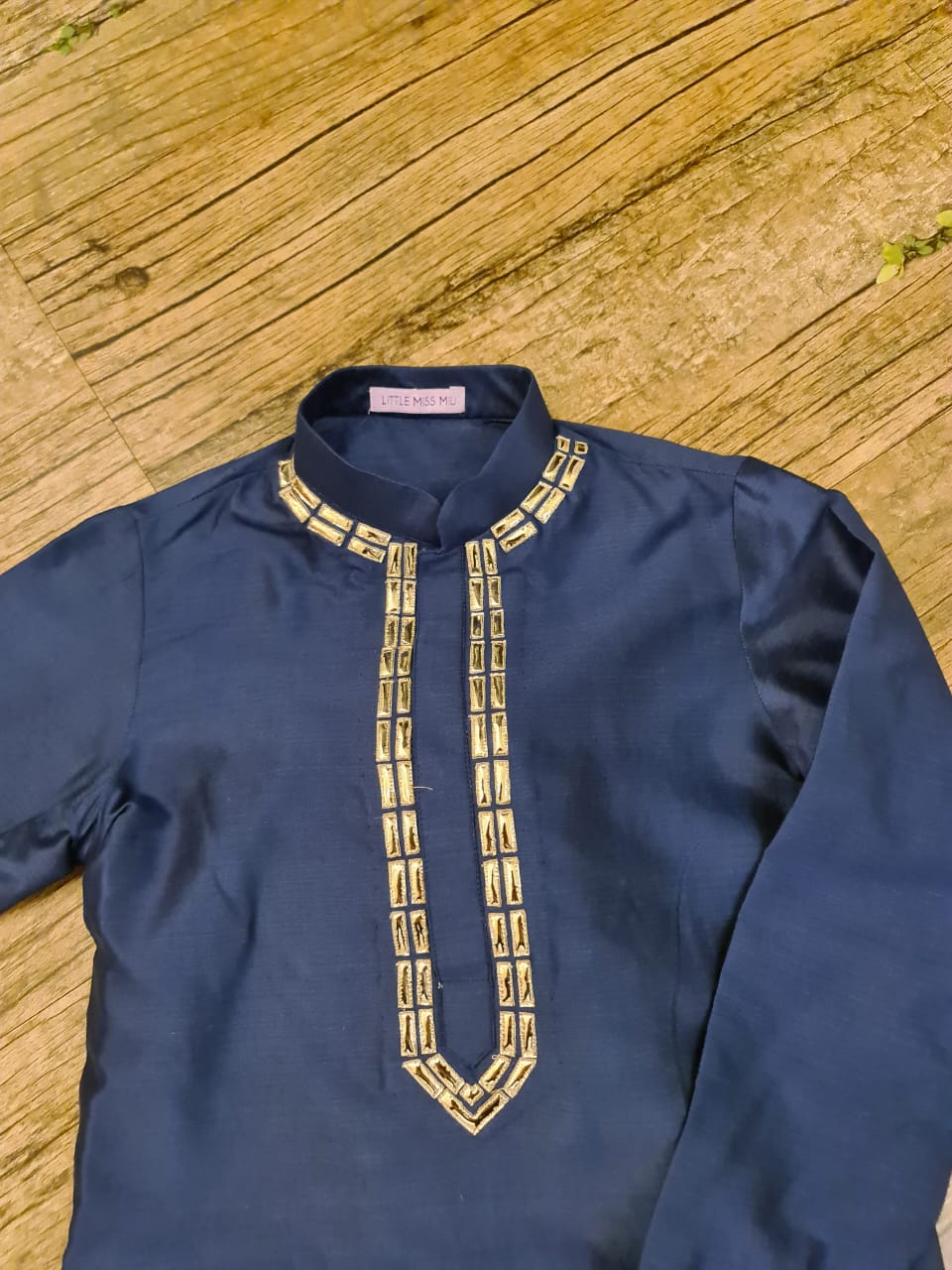 Dark blue geometrical minor work kurta set