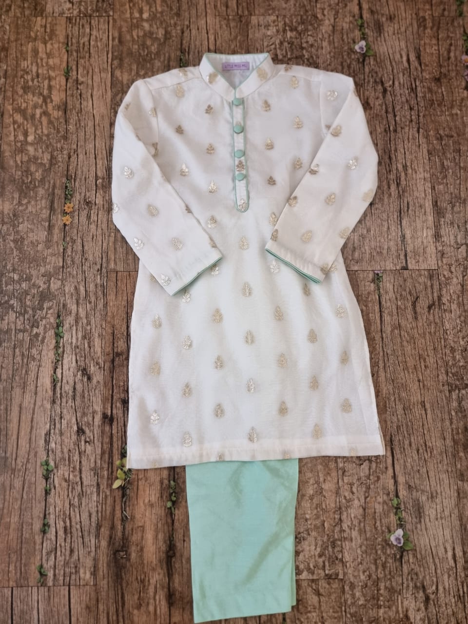 White benarasi kurta set