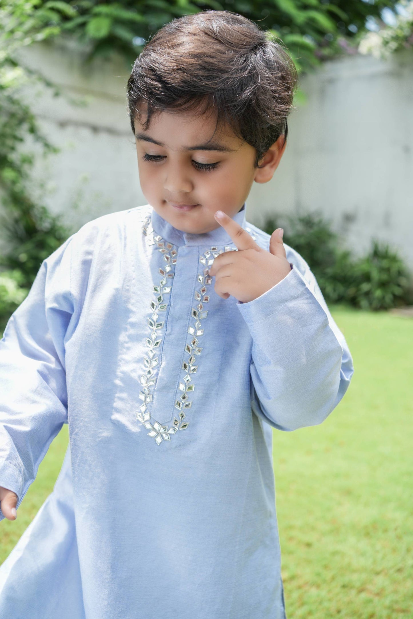 Dapper lavender kurta with intricate minoe leaf work alongwith pants set