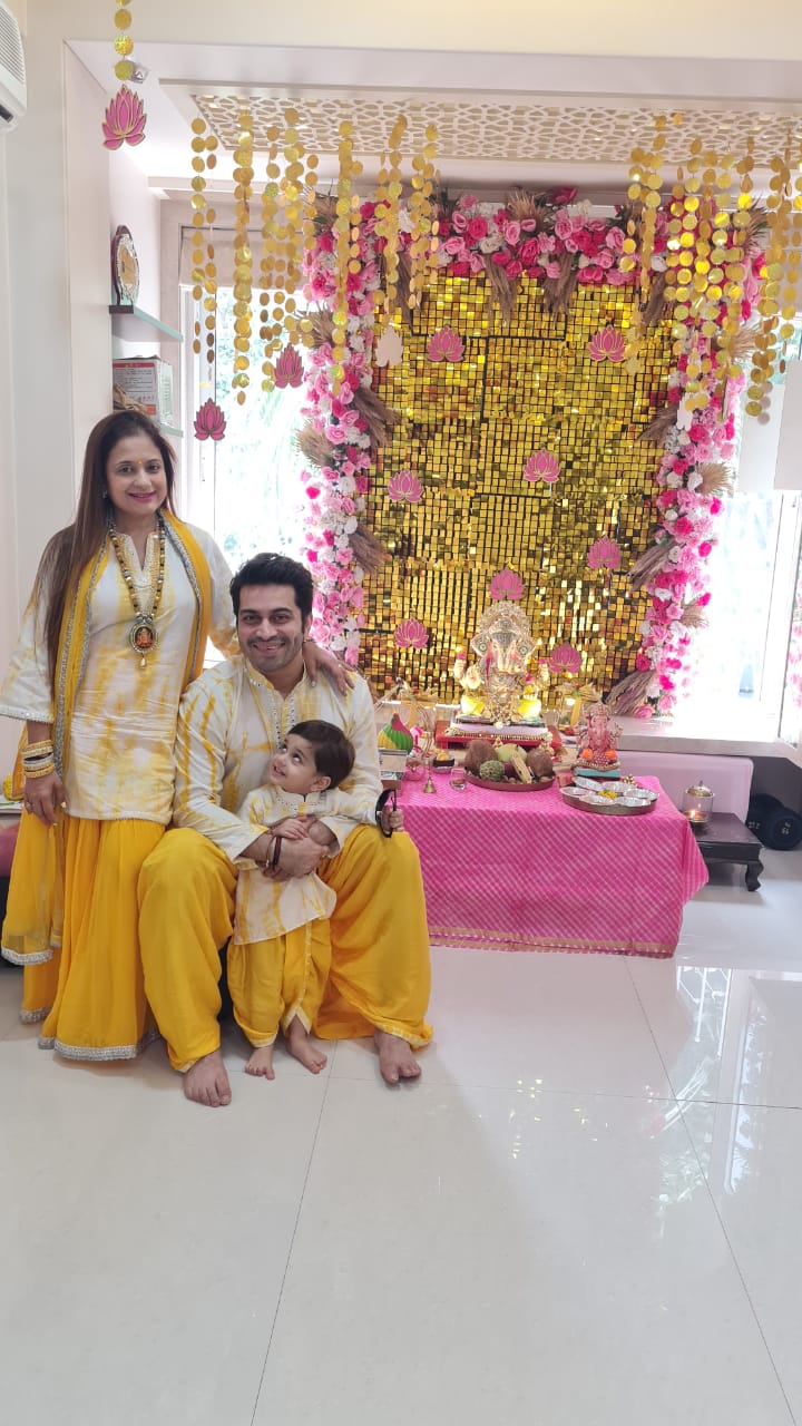 Sunny and bright yellow & white batik family sets